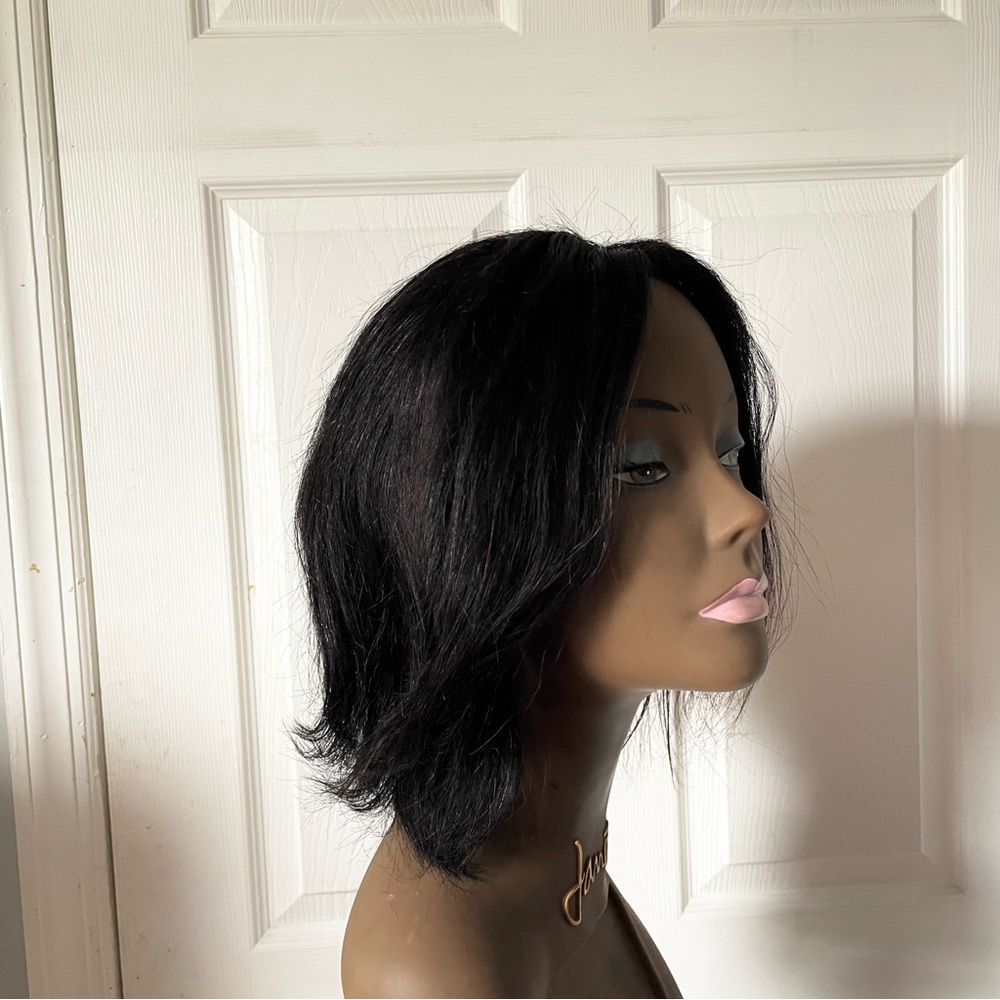 Black Short Layered Women’s Wig - Classic Natural Look